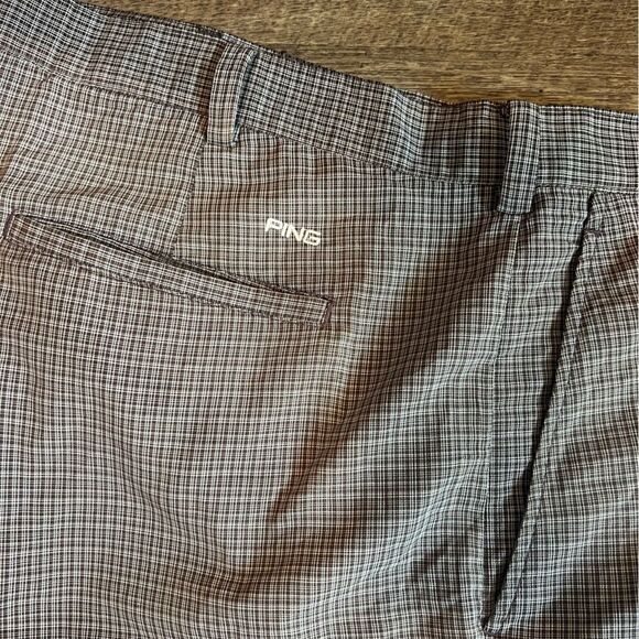Ping Mens Plaid Cargo Shorts brown/beige Size 38 Flat Front Golf Lightweight - Picture 4 of 11
